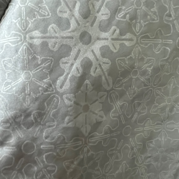 The North Face Women's Puffer Jacket - Picture 9 of 10